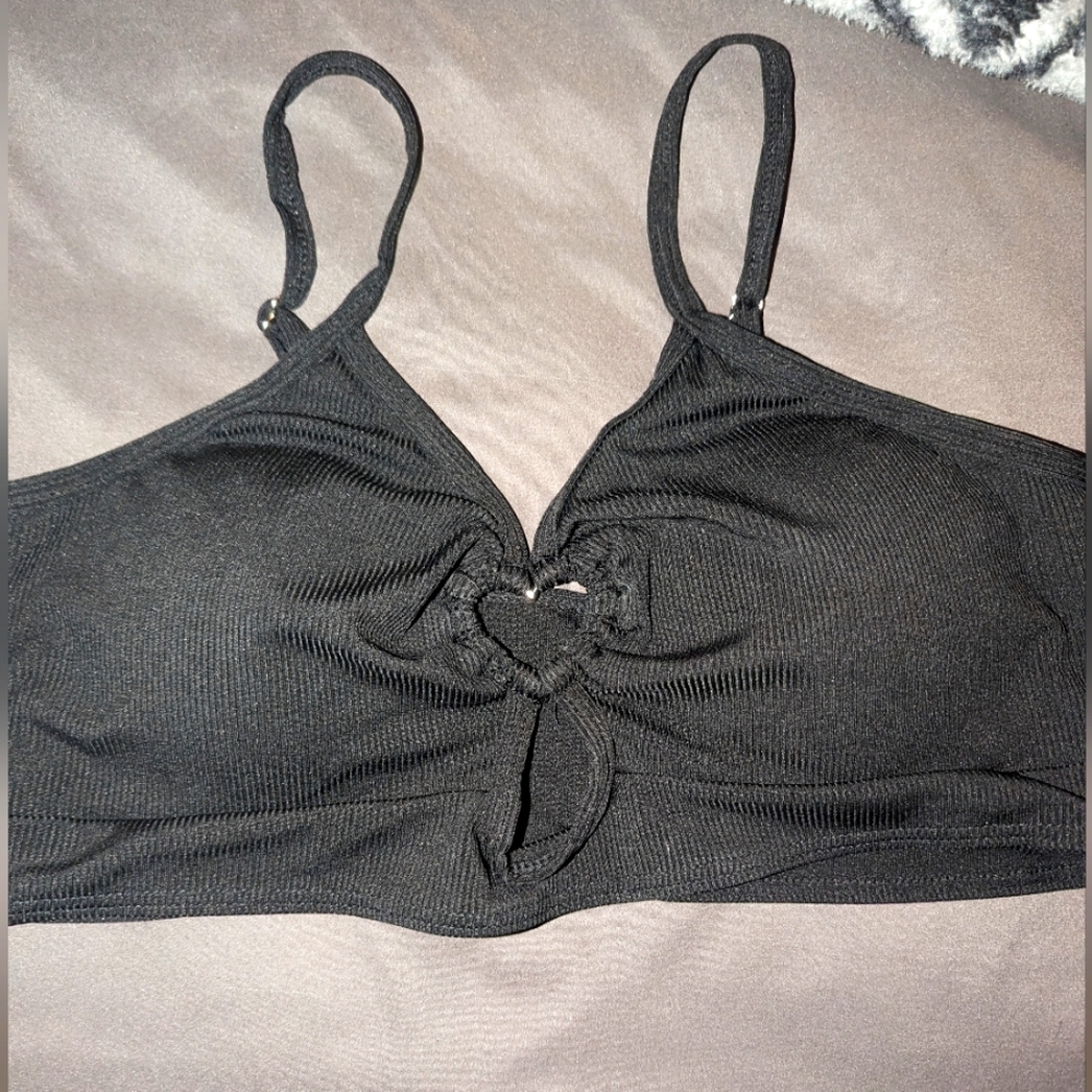 Black sports bra heart shaped in the middle